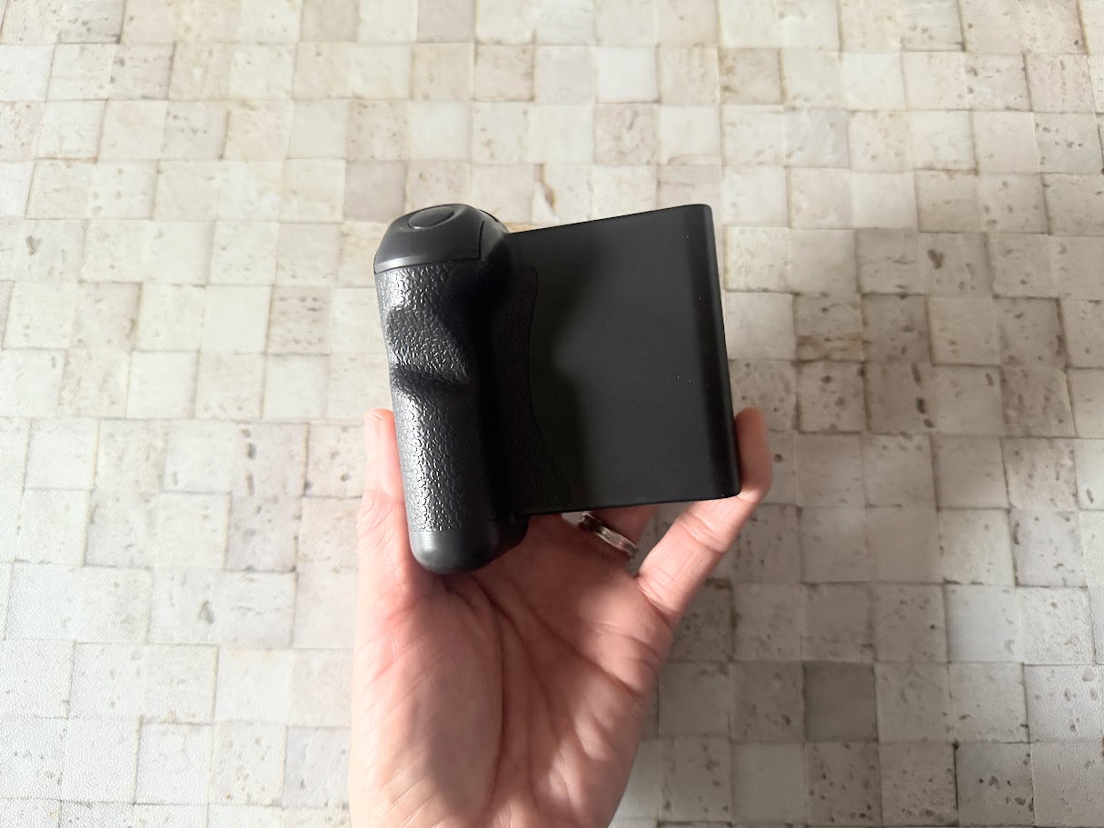 【ダイソー】110円じゃないけど買って！550円でスマホが本格カメラに？売り切れ必至のアイテム