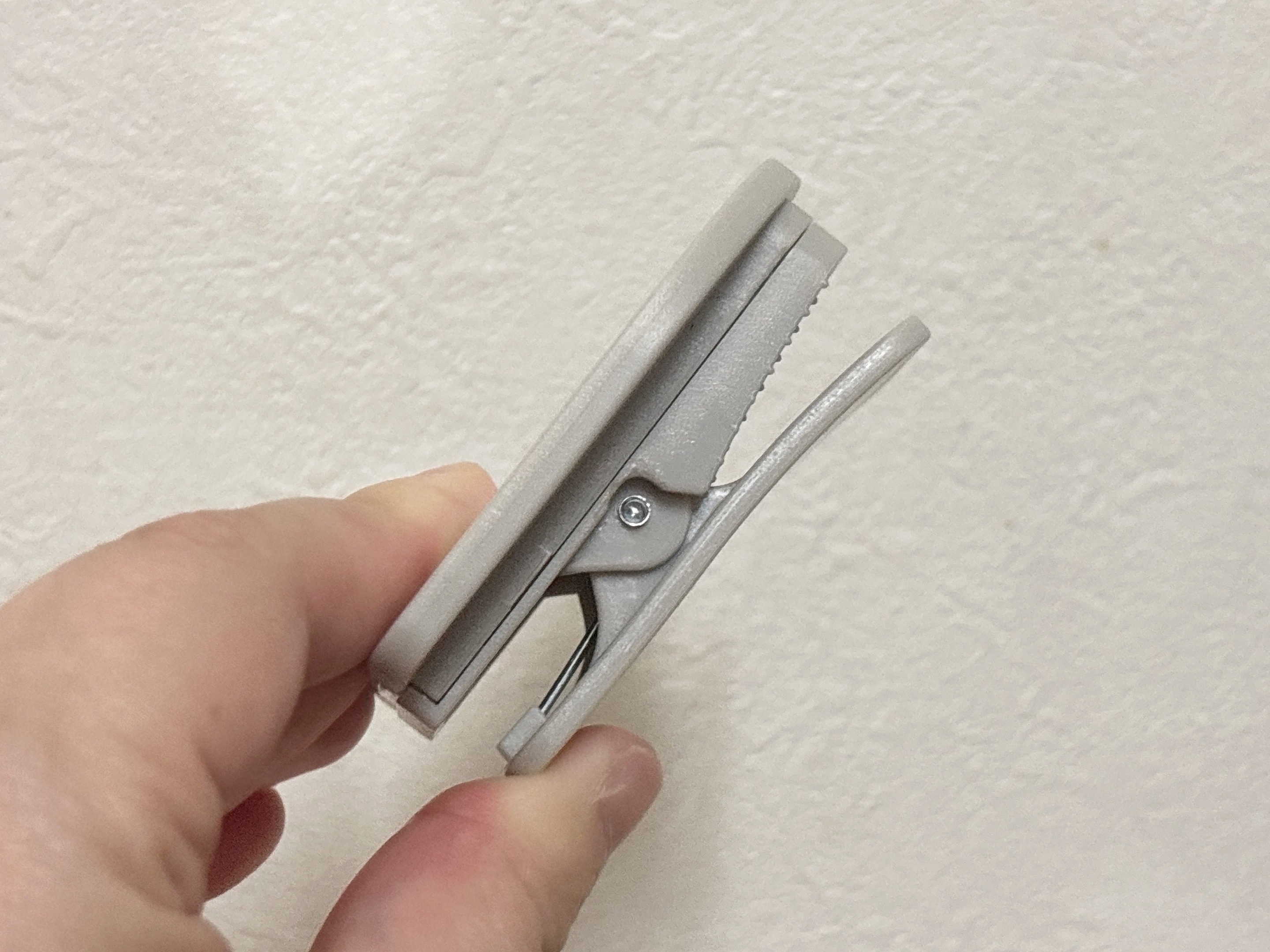 もっと早く欲しかった！【セリア】「持ち歩きたくなる」超優秀人気ミラー3選