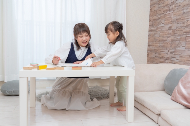 「子どもの作品が溢れて困る」を解決！整理収納アドバイザーがいきついた“思い出の残し方”