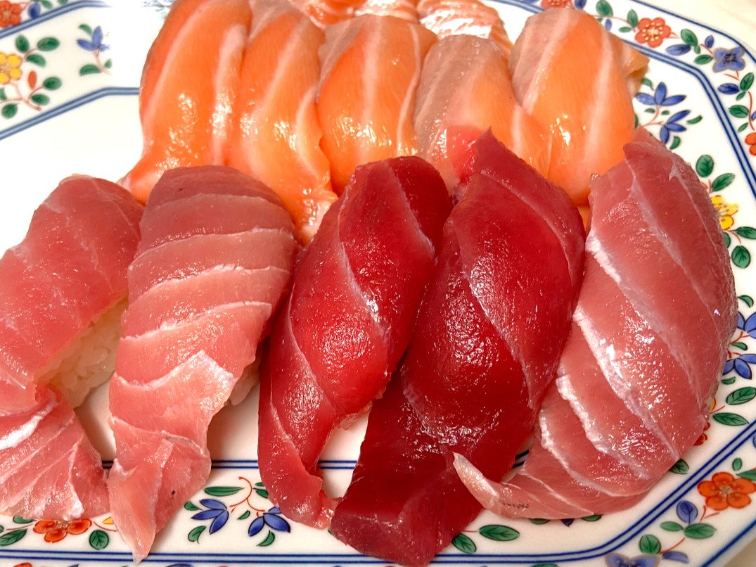 【ロピア】ネタが大きすぎる！コスパ最強「ばら売り寿司」はご褒美にもぴったり