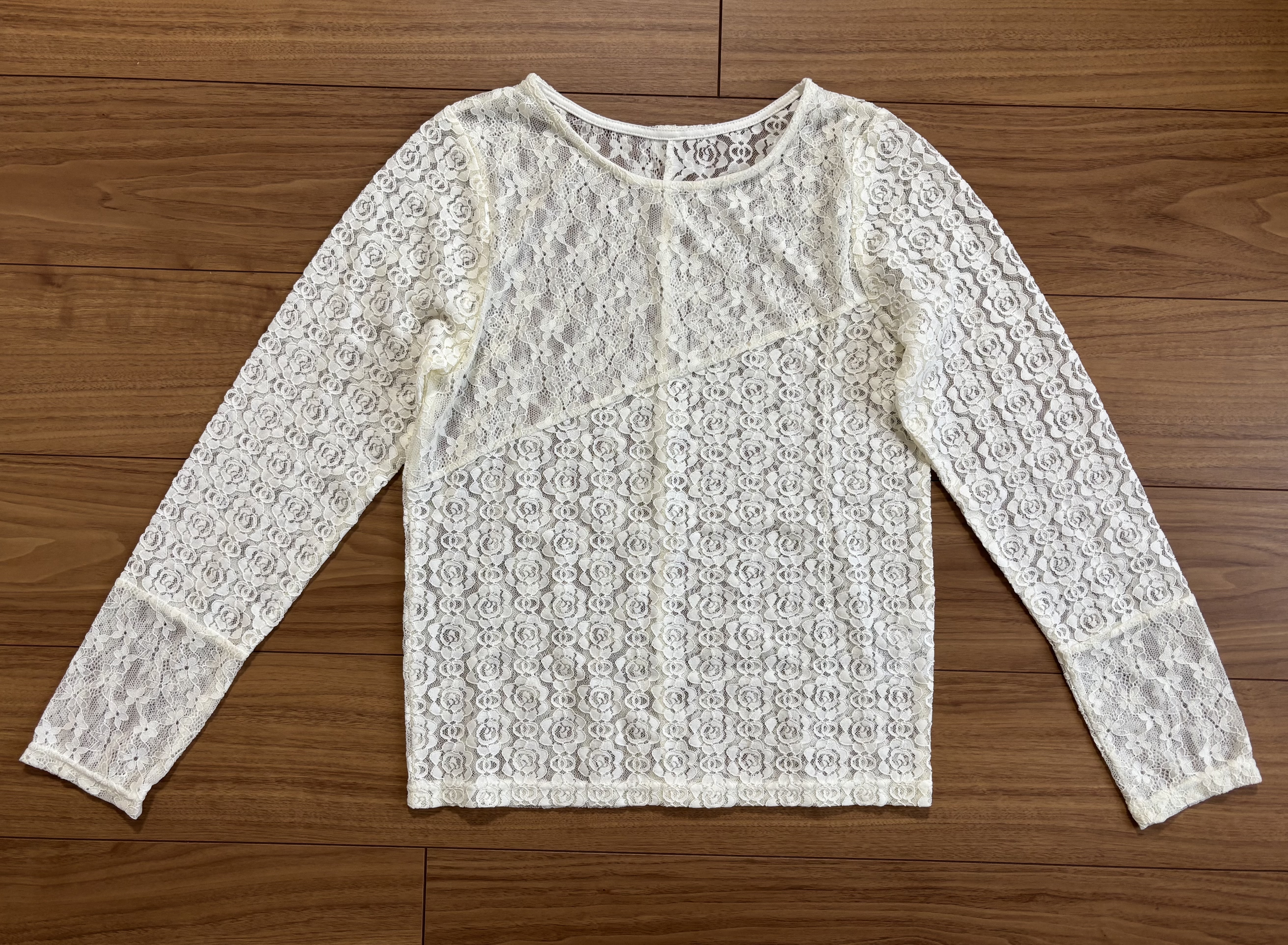 【しまむら】1,089円のレース切り替えトップスが高見え！シーンを選ばず大活躍するレースは春コーデ必須！