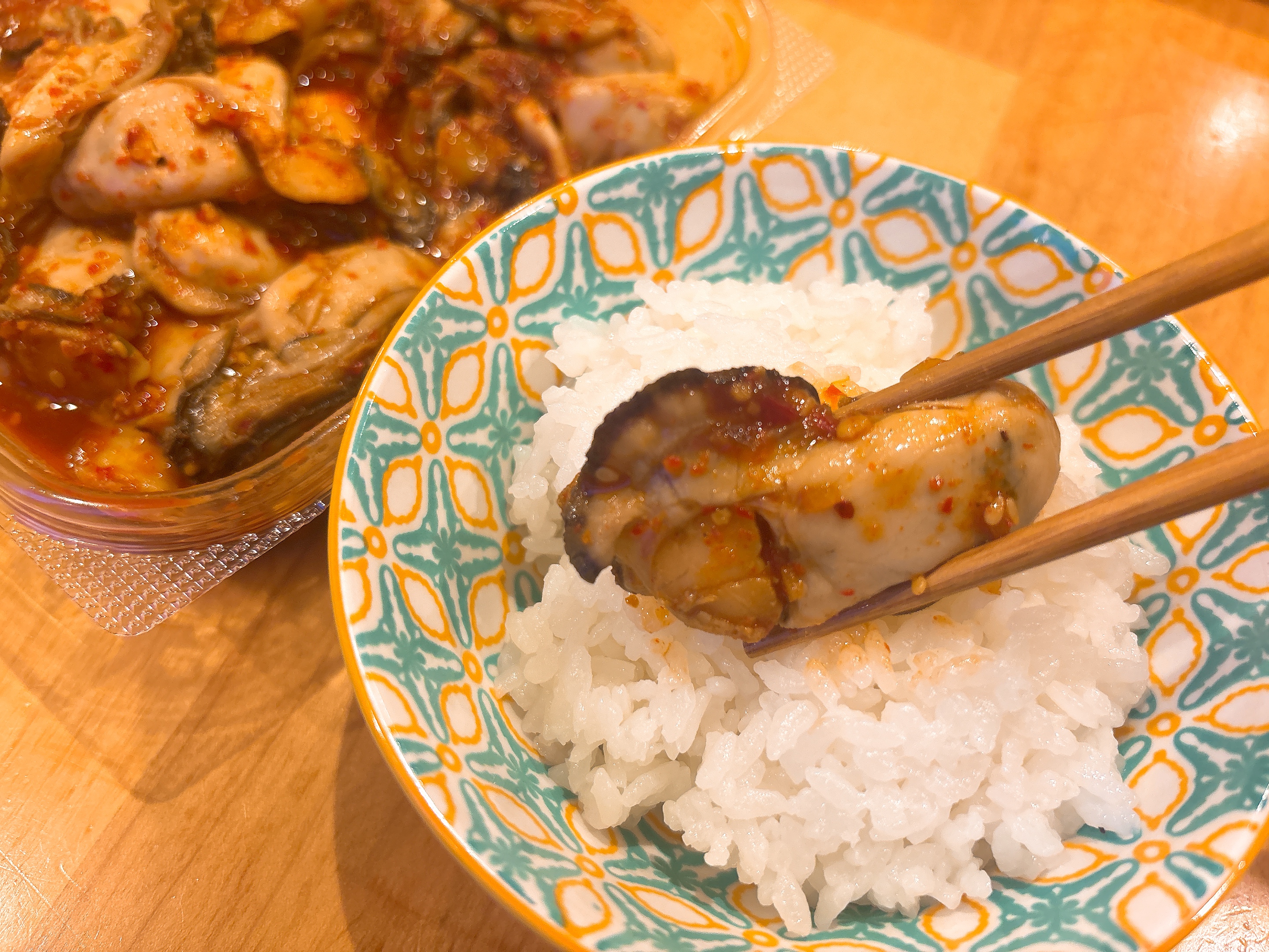 【コストコ】新作デリが攻めすぎ！ヤンニョム蒸し牡蠣がご飯泥棒すぎる