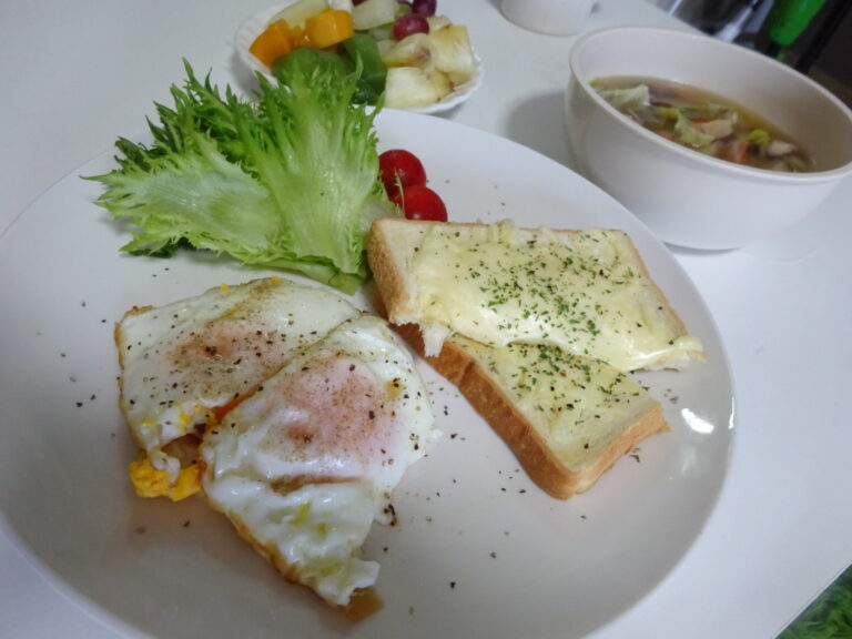 家にある食材で激変！定番のチーズトーストを格上げする簡単旨みアップ調味料＆具材