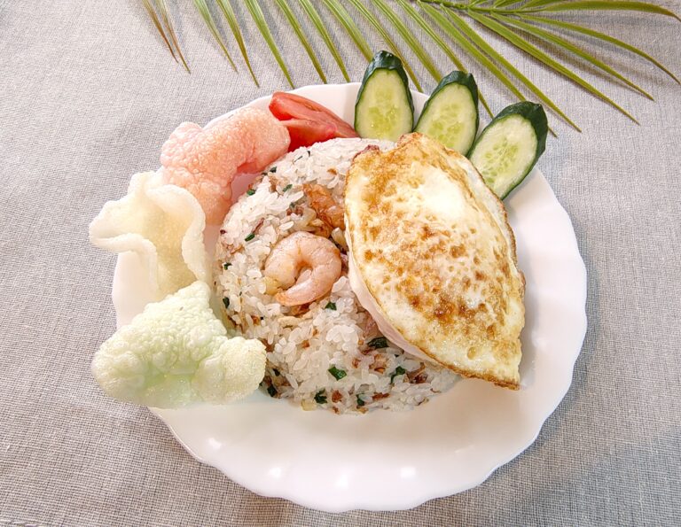 業務スーパーの便利食材でパパッと完成！インドネシアの絶品家庭料理「ナシゴレンプティ」