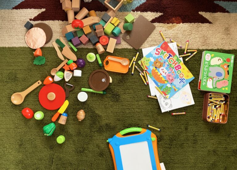 片づけてもすぐ散らかる人へ！子どもがいてもリビングが散らかりにくくなる工夫