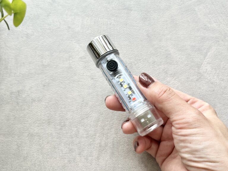 330円で防滴＆SOS機能つき！ダイソーの「充電式スケルトンライト」がおしゃれで防災にも大活躍
