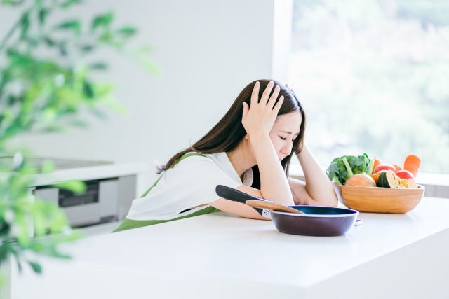 【疲れた日の夕食】実は手作りより好都合!?罪悪感を払拭する「お惣菜」の選び方3つの
