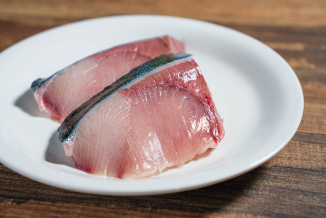 旬の寒ブリは皮の色を見れば一目瞭然！料理人が教える激ウマな切り身を見分ける裏ワザ